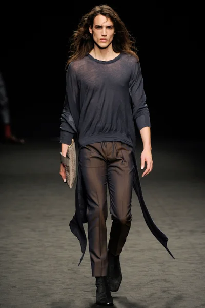 Look 3